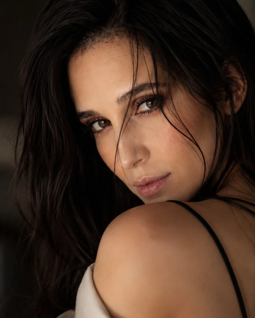 Warm early portrait from Gahee’s Soft Focus selected work.